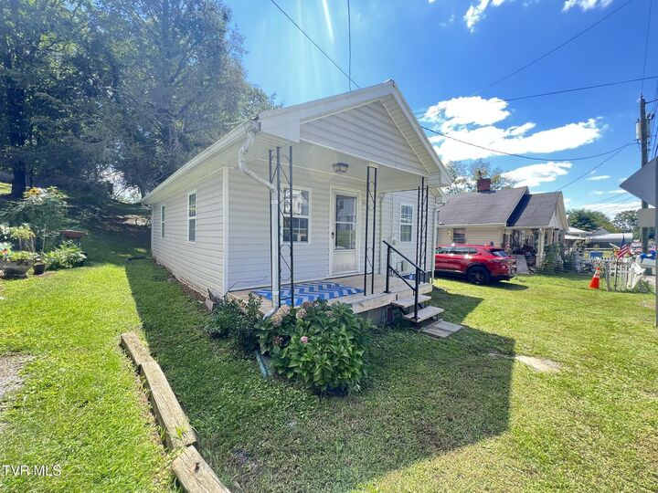 Property Photo: 617 Dixie Street VA 24201