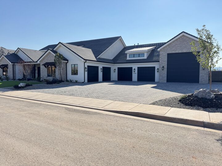 Property Photo: 2726 S 240 W UT 84780