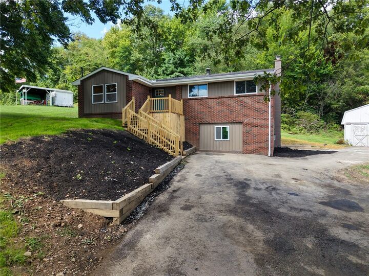 Property Photo: 275 Twin Lakes Rd PA 15650