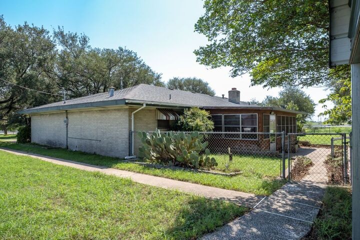 Property Photo: 101 County Road 291 Road TX 76537