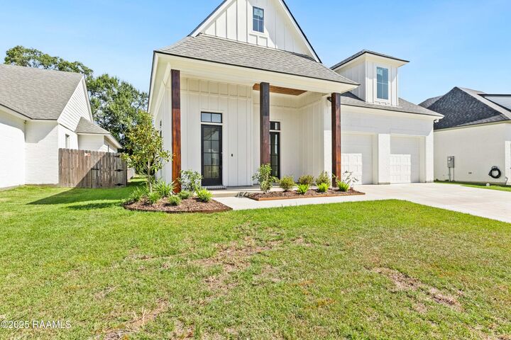 Property Photo: 200 Cape Town Avenue LA 70592