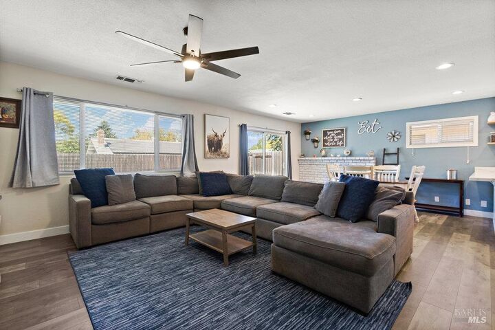 Property Photo: 430 Burlington Drive CA 95687