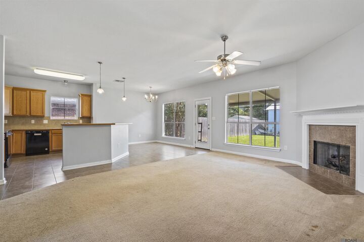 Property Photo: 10040 Park Ridge Dr LA 70706