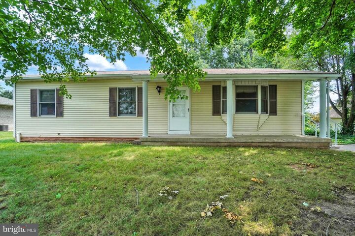 237 Cloverlane Drive  Manchester PA 17345 photo