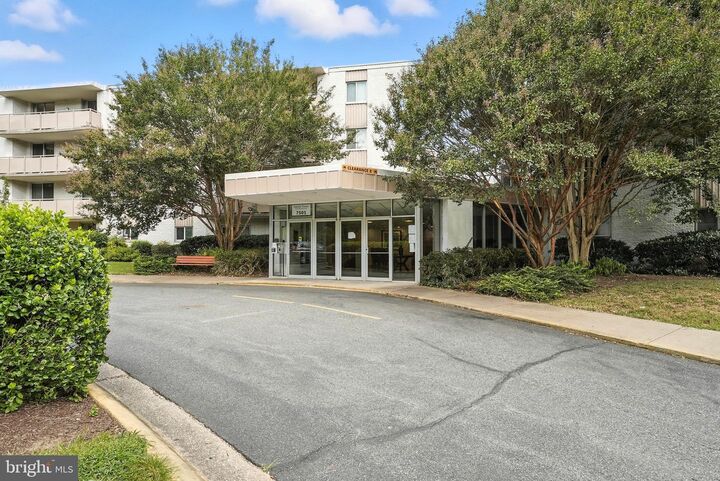 Property Photo:  7501 Democracy Boulevard B422  MD 20817 