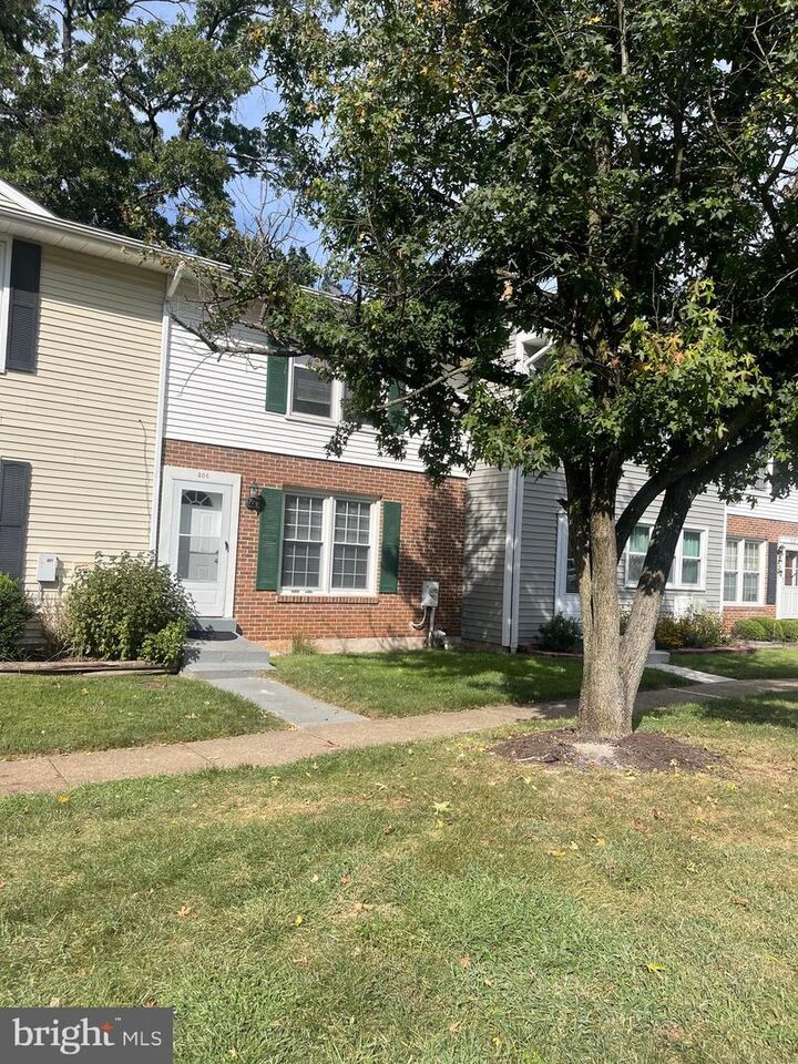 Property Photo: 306 Woodleaf Court MD 21061