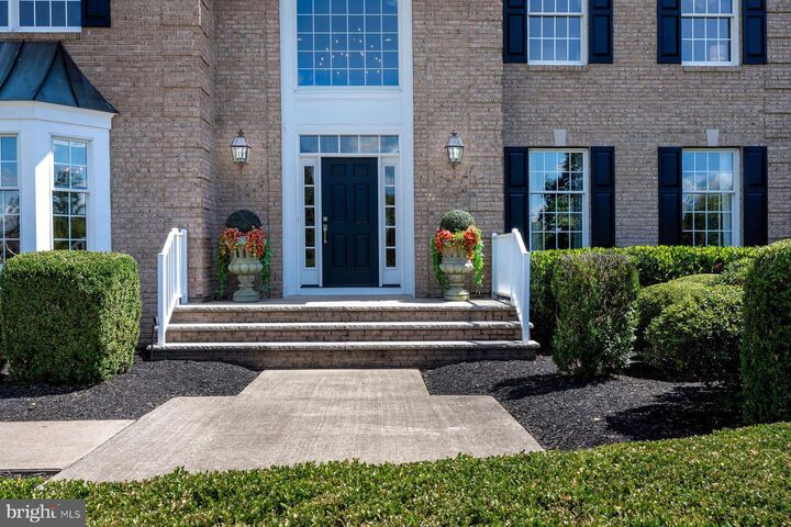 Property Photo:  20 Hunters Ridge Drive  NJ 08534 