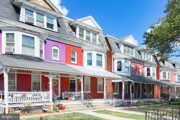 Property Photo:  737 Linden Avenue  PA 17404 