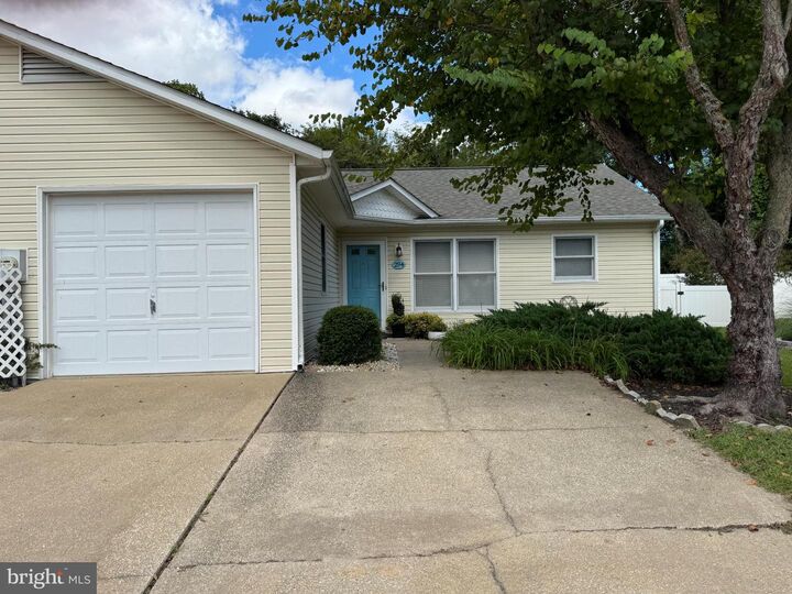 Property Photo: 294 Meadows Court DE 19966