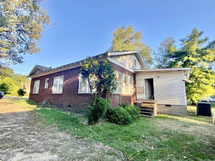 Property Photo:  310 Helen Street  AR 71701 