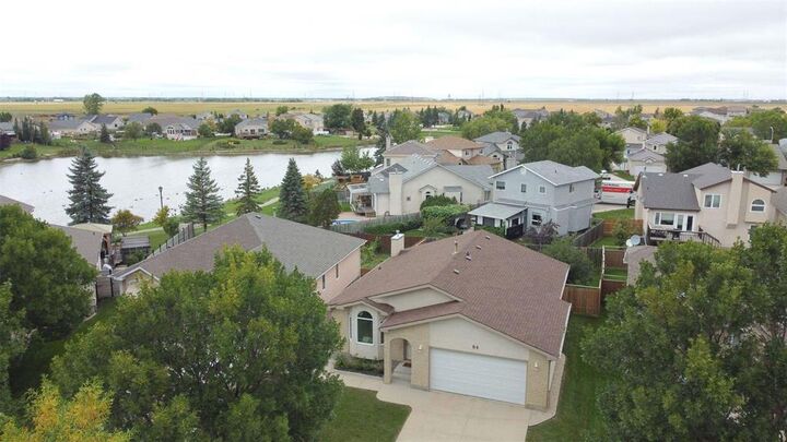 Property Photo: 64 Boundary Bay MB R2P 2R4