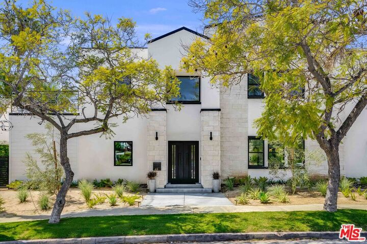 Property Photo:  1737 Warnall Ave  CA 90024 