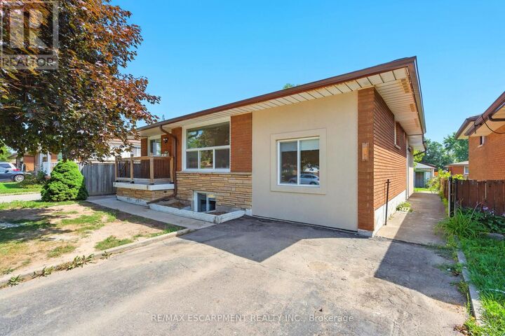 Property Photo:  929 Upper Ottawa Street C  ON L8T 3V6 
