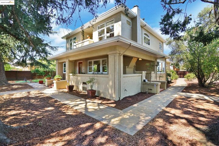 Property Photo:  285 Breed Ave  CA 94577 