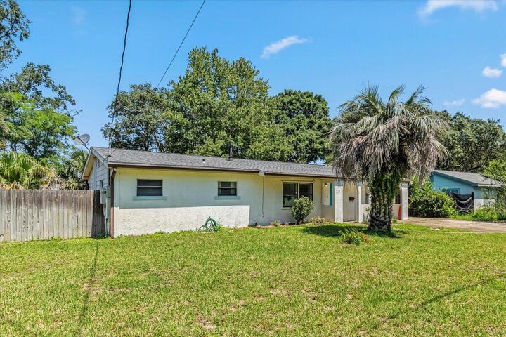 Property Photo:  213 NW Moriarty Street  FL 32548 