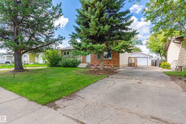 Property Photo:  5120 53 Street  AB T0A 0K0 