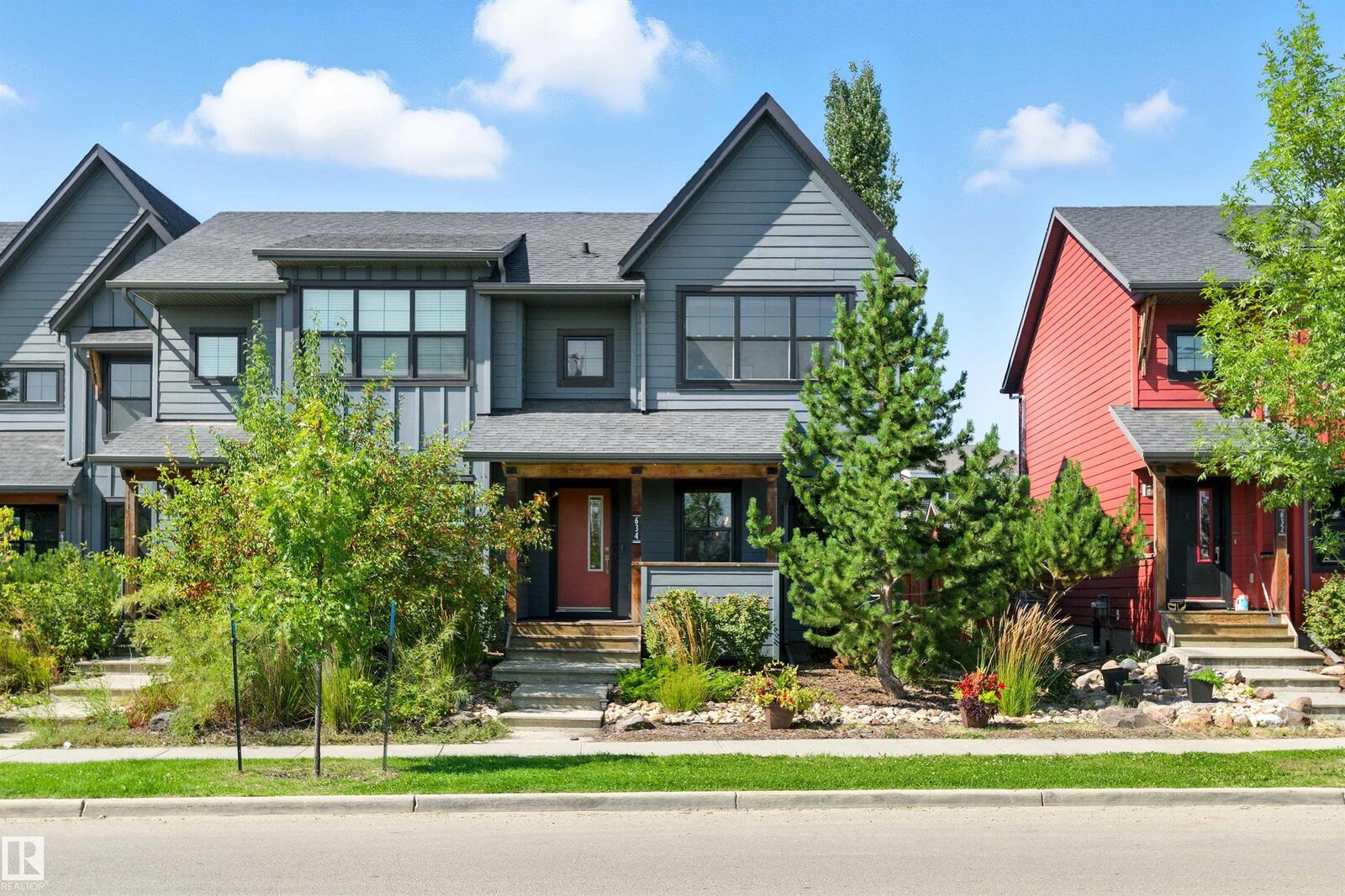 Property Photo: 634 Chappelle Drive SW AB T6W 1Y6