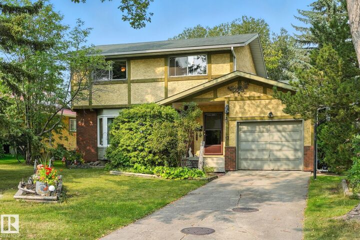 Property Photo:  17 Marion Drive  AB T8A 2G8 