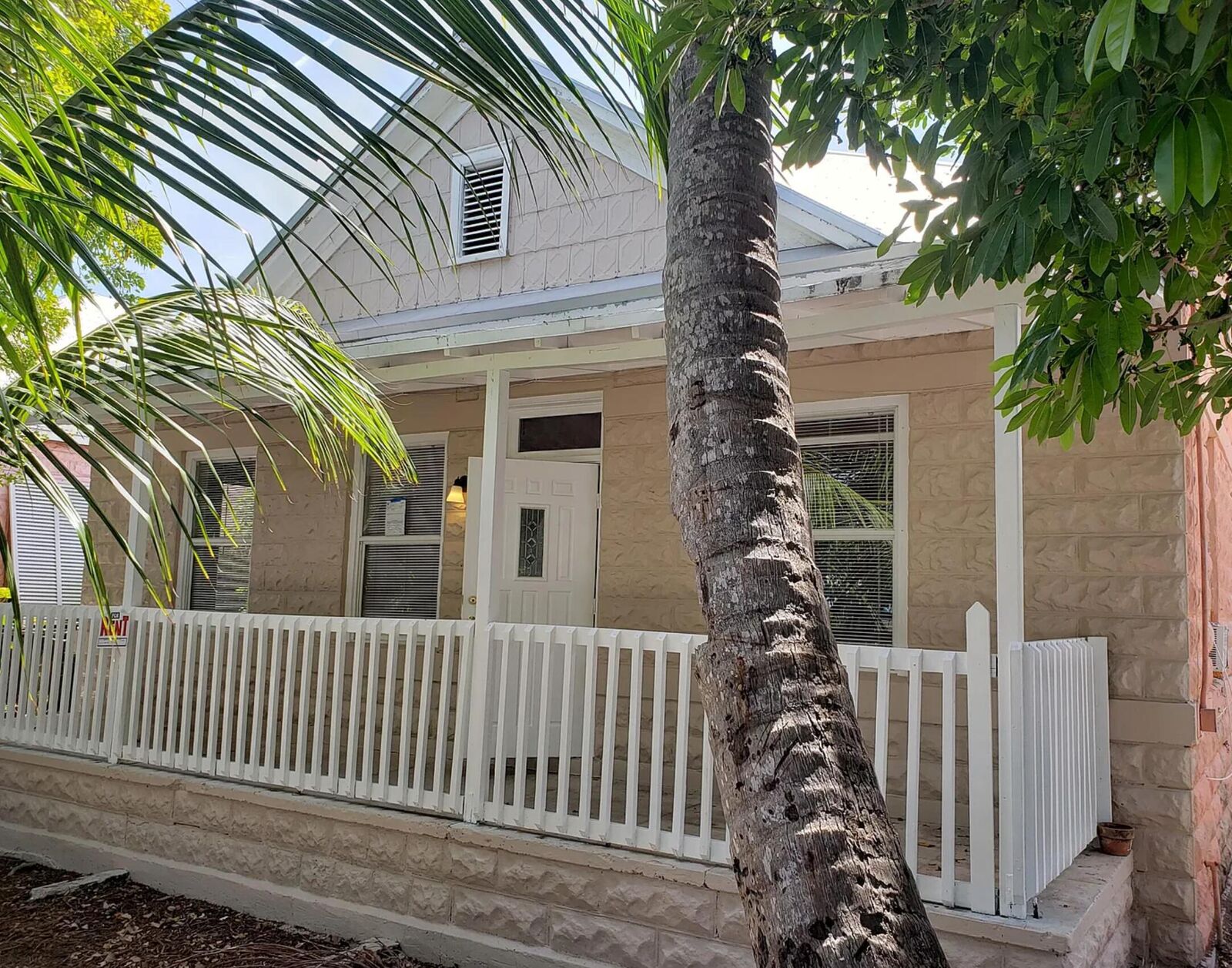 Property Photo:  1916 Seidenberg Avenue  FL 33040 