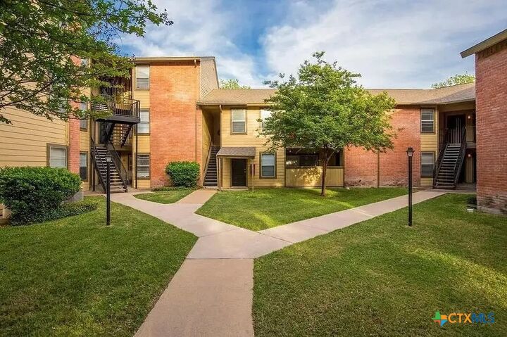 Property Photo: 2405 S 13th Street 502 TX 76504