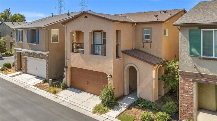 6317 N Alta Vista Lane  Fresno CA 93722 photo
