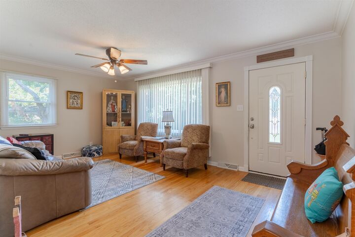 Property Photo: 630 Bartlett Dr IN 47630