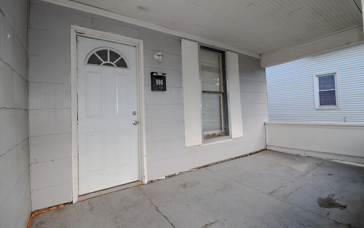 Property Photo: 916 Grand Street MO 65251