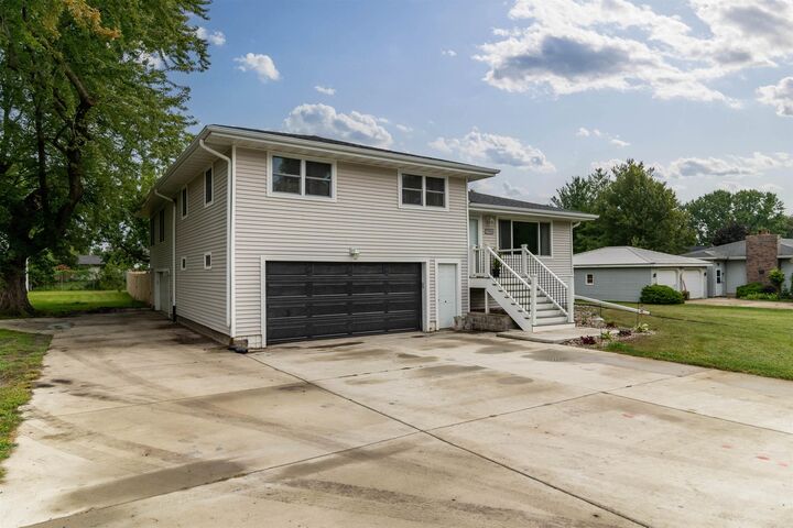 Property Photo: 4223 Normandy Drive IA 50613