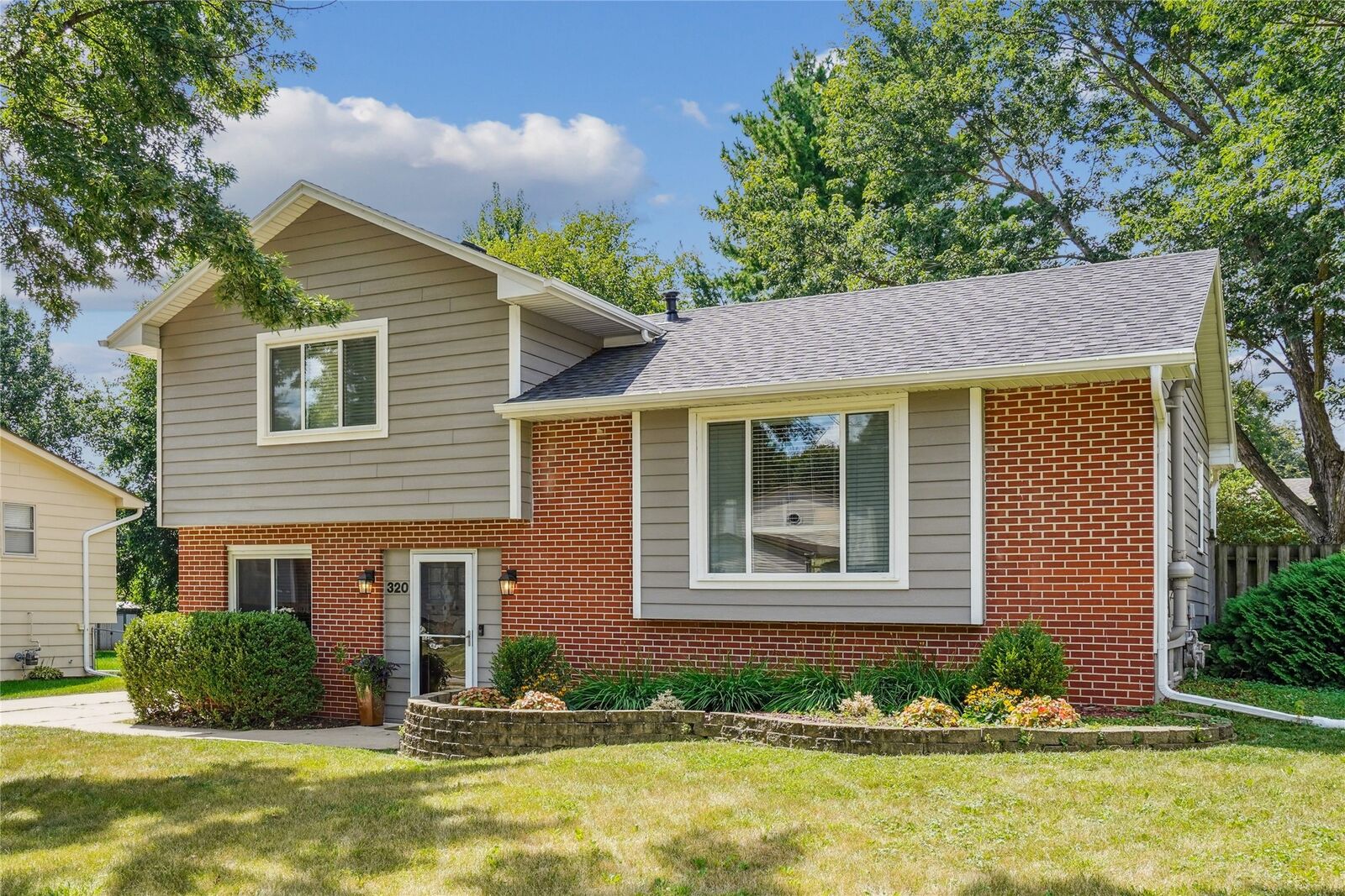 Property Photo: 320 33rd Street IA 50265