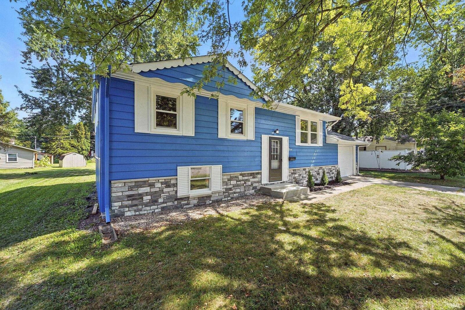 Property Photo: 2 Blue River Drive IN 46725-1428