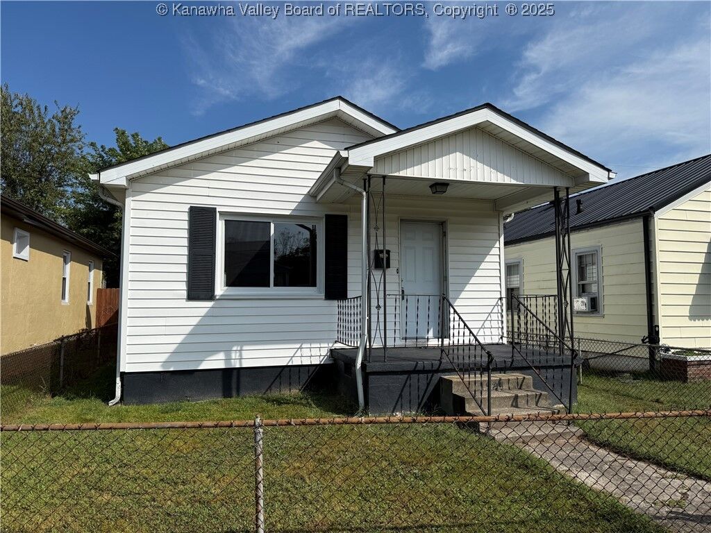 Property Photo:  1924 McKinley Avenue  WV 25177 