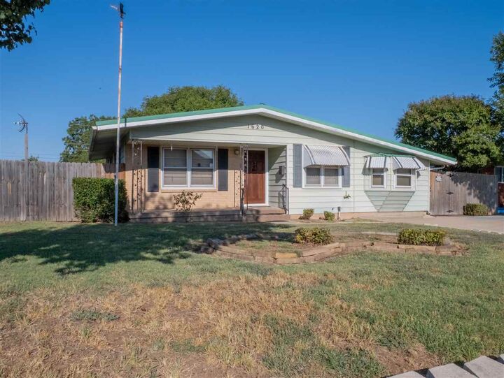 Property Photo: 1620 NW 38th Street OK 73505-3706