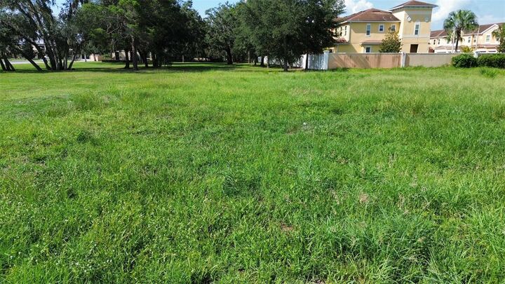 Property Photo: 10207 E Colonial Drive FL 32817