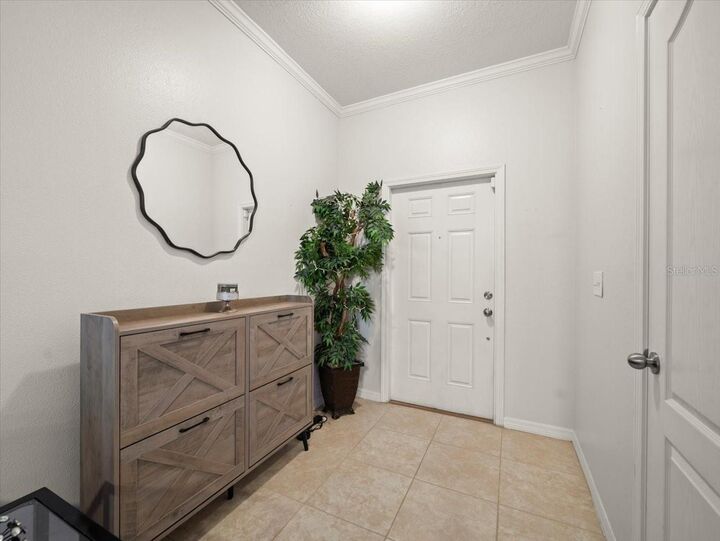 Property Photo:  2711 Isabella Valley Court  FL 33511 