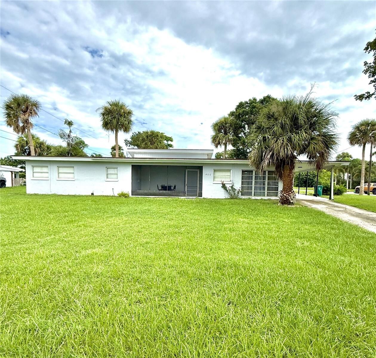 Property Photo: 400 Espanola Way FL 32901