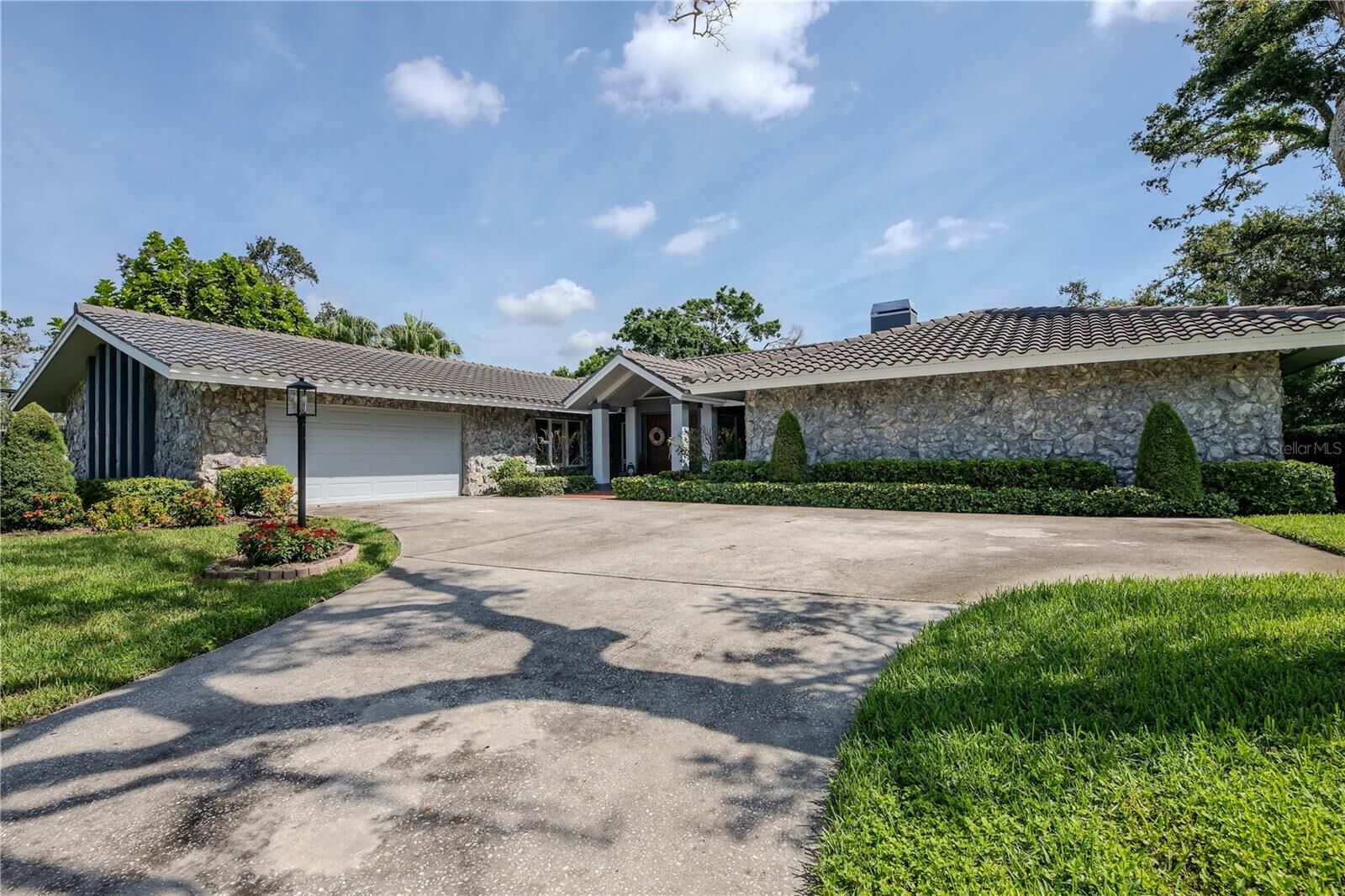 Property Photo:  2343 Kings Point Drive  FL 33774 