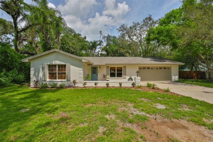 Property Photo:  121 Windy Circle  FL 33511 