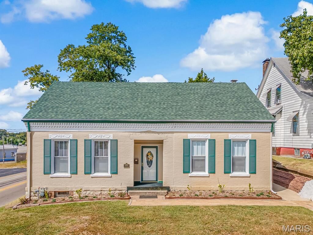 Property Photo: 1031 S Charles Street IL 62220