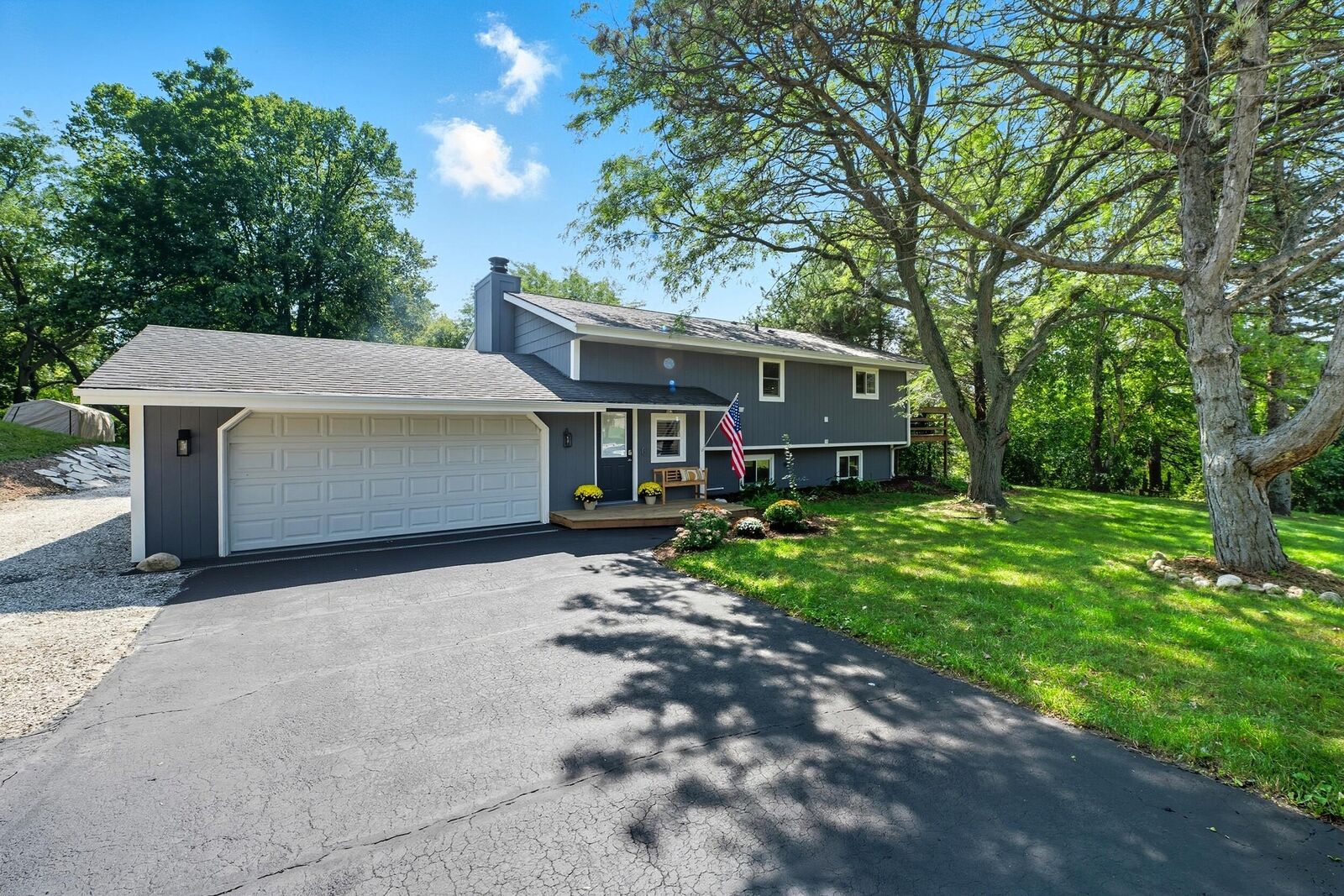 Property Photo:  603 Jordan Cir  WI 53017 