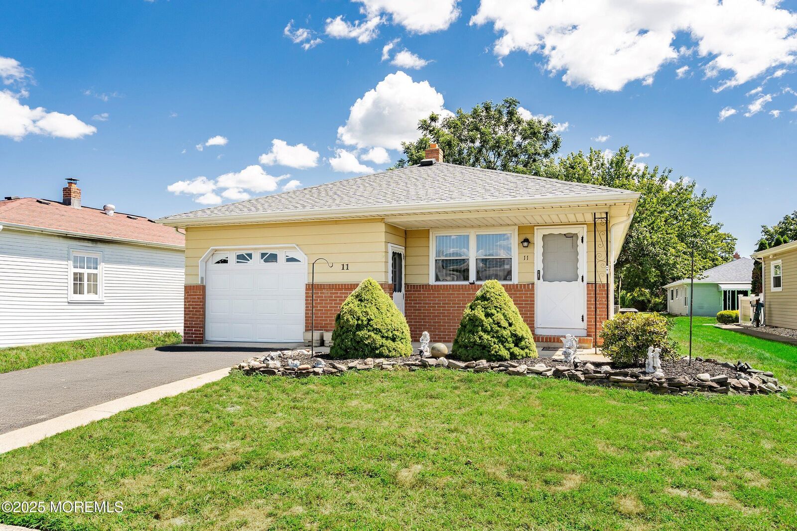 Property Photo:  11 Bahamia Drive  NJ 08757 