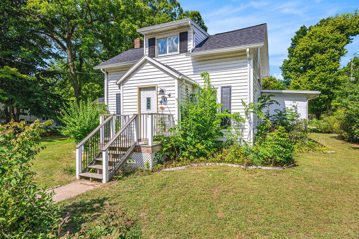 Property Photo: 404 Academy Street Street MI 49010