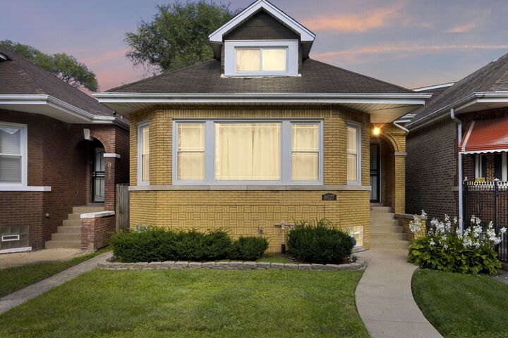 Property Photo:  8627 S Euclid Avenue  IL 60617 