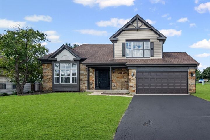 Property Photo: 1740 Bradford Lane IL 60014