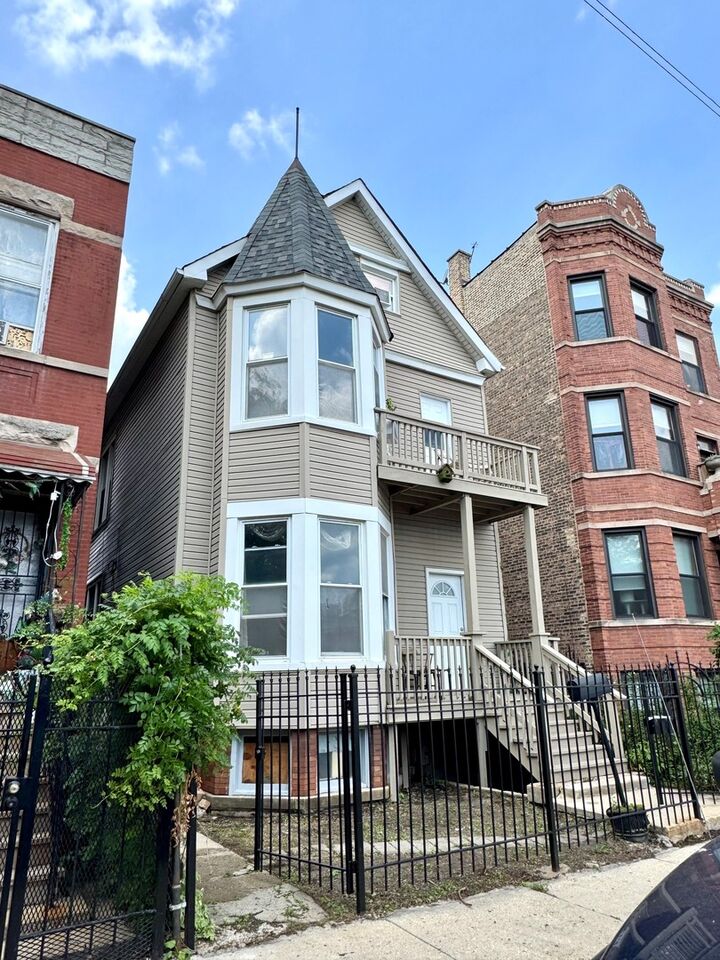 Property Photo: 2342 N Kimball Avenue IL 60647