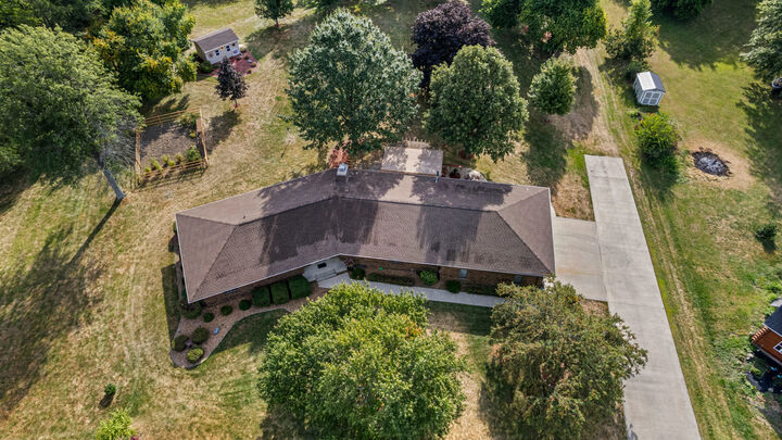 Property Photo:  44 Glenbrook Court  IL 61843 