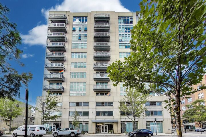 1000 W Leland Avenue 12G  Chicago IL 60640 photo