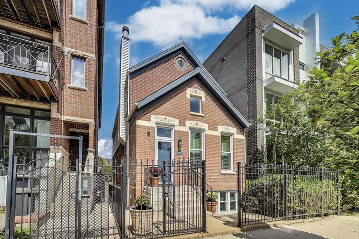 Property Photo: 1920 W Armitage Street IL 60622