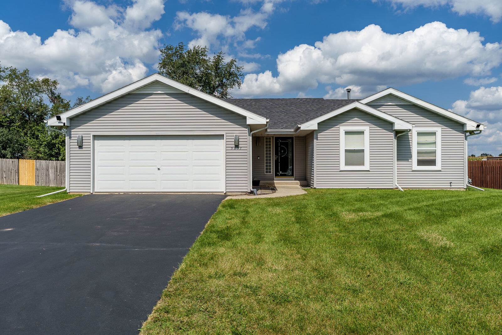 Property Photo:  5637 Longest Drive  IL 61080 