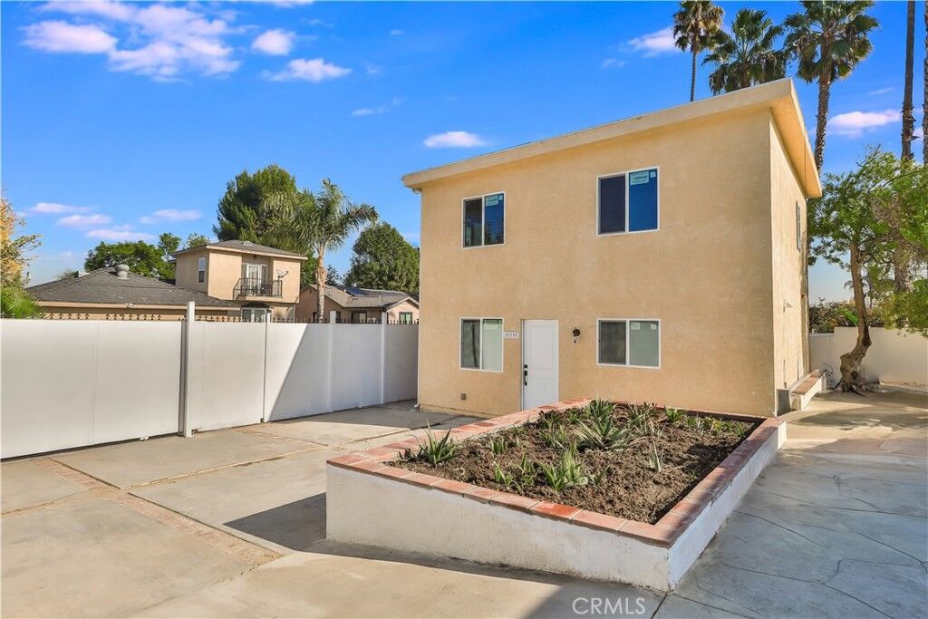 Property Photo: 22133 1/2 Victory Boulevard CA 91303
