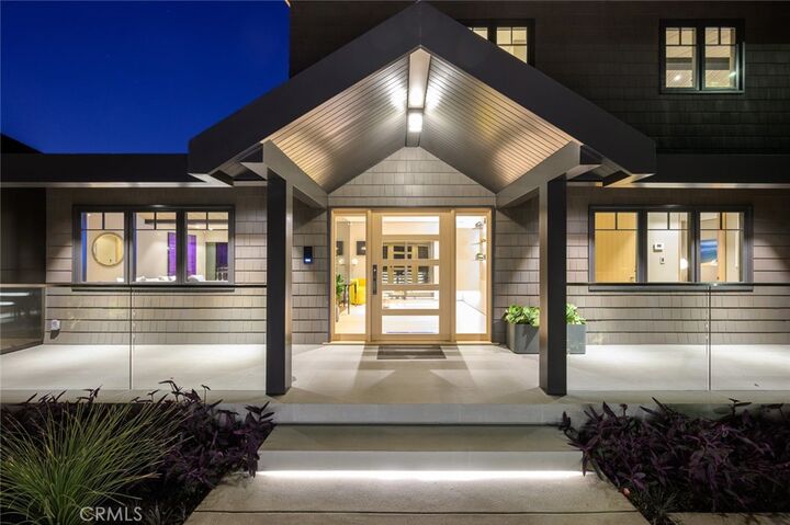 Property Photo:  8808 Thrasher Avenue  CA 90069 